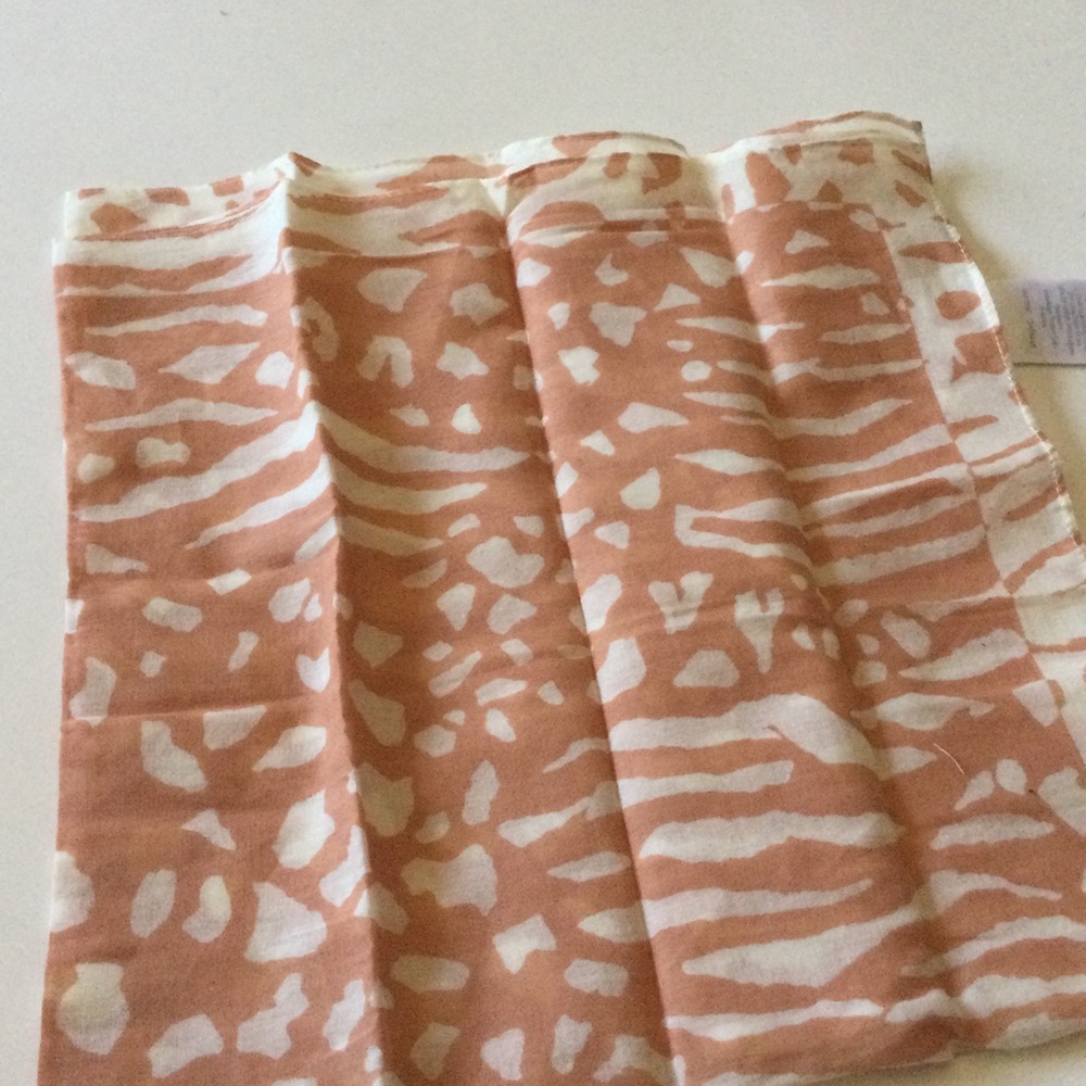 MADEWELL ORGANIC COTTON BANDANA CLAY AND WHITE MIXED ANIMAL PRINT NWOT - Picture 7 of 10